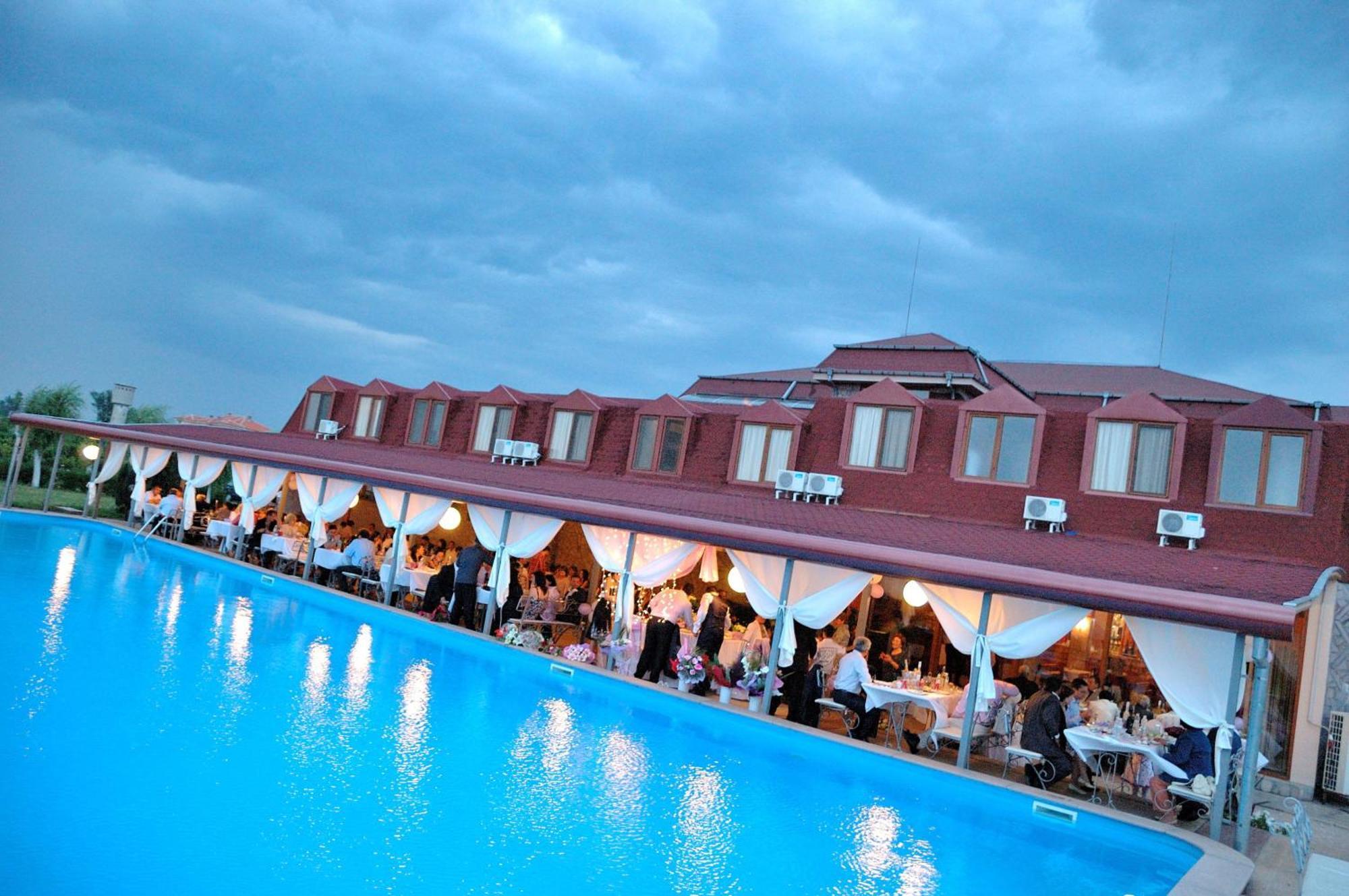 Complex Racic Hotel Voyvodinovo Exterior foto