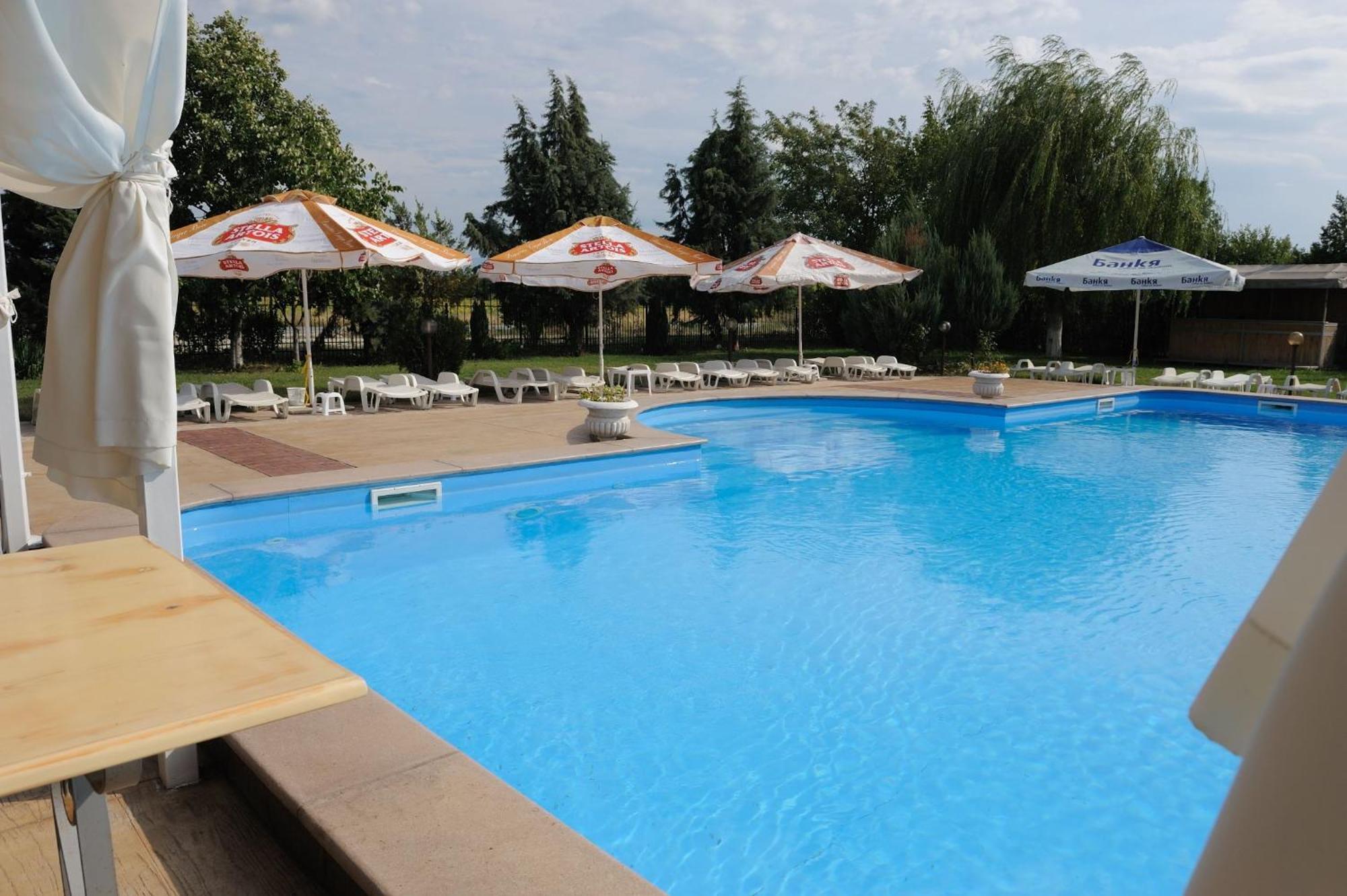 Complex Racic Hotel Voyvodinovo Exterior foto