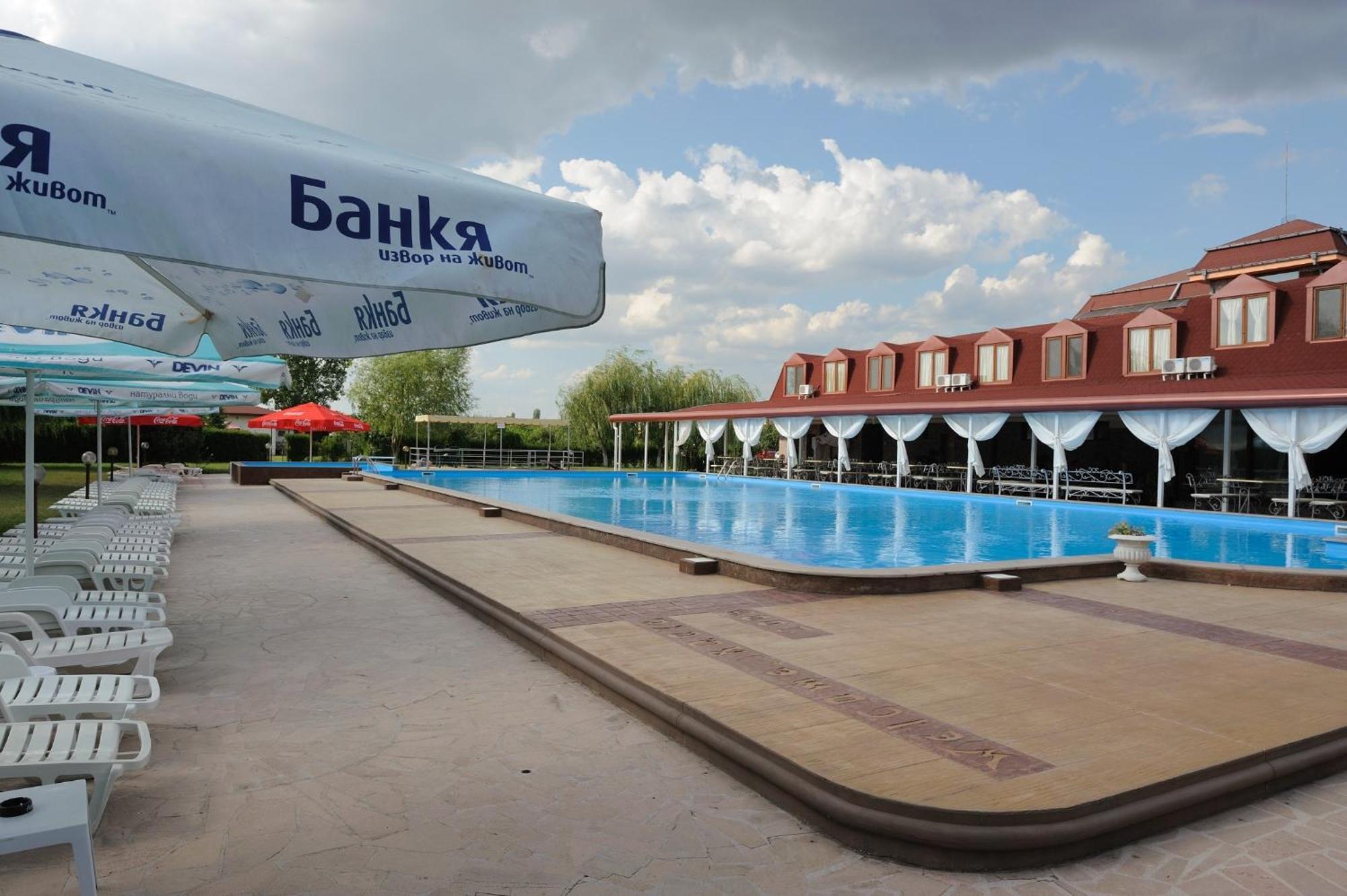 Complex Racic Hotel Voyvodinovo Exterior foto