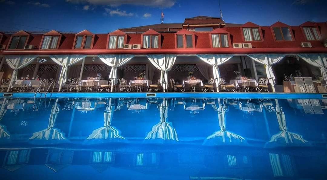 Complex Racic Hotel Voyvodinovo Exterior foto