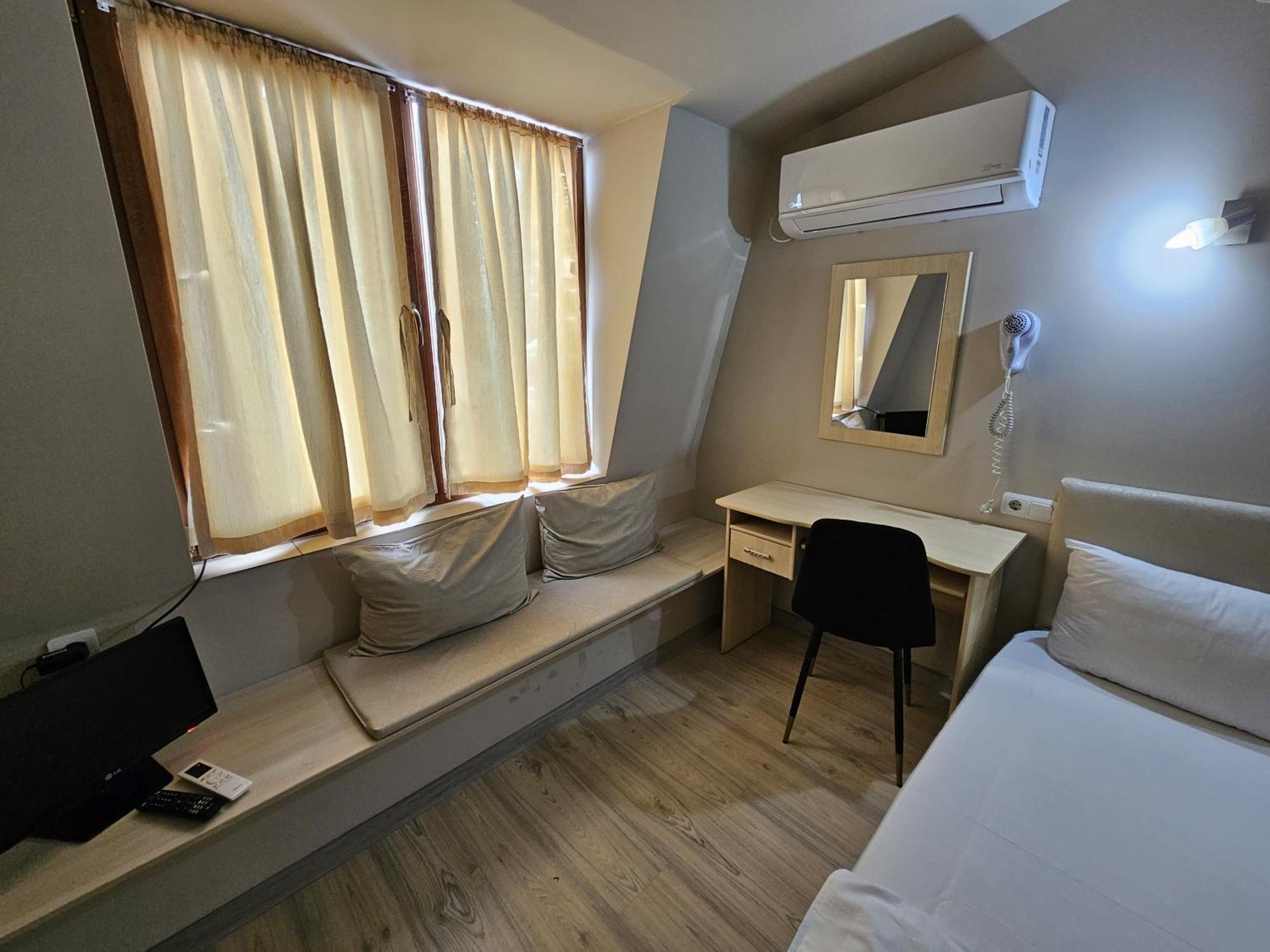 Complex Racic Hotel Voyvodinovo Exterior foto