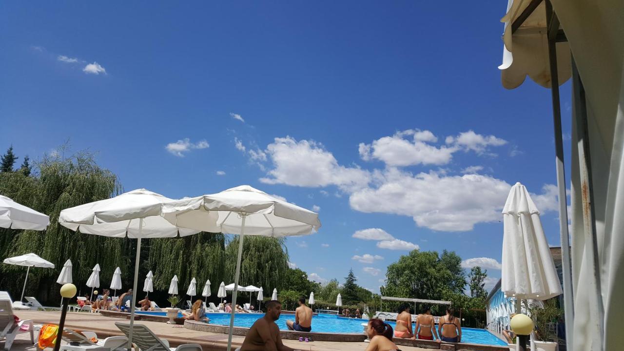 Complex Racic Hotel Voyvodinovo Exterior foto